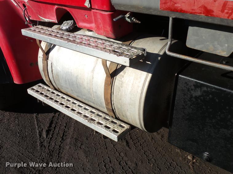 image for item DV9555 1998 Ford LT9513 Louisville 113 dump truck