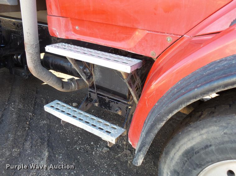 image for item DV9555 1998 Ford LT9513 Louisville 113 dump truck