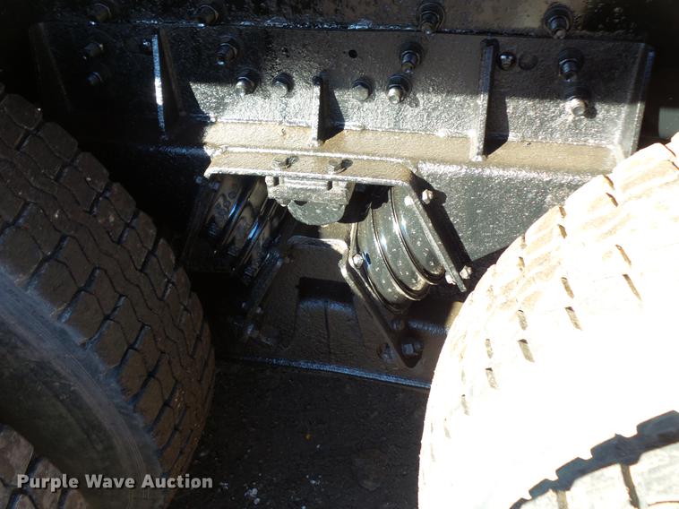 image for item DV9555 1998 Ford LT9513 Louisville 113 dump truck