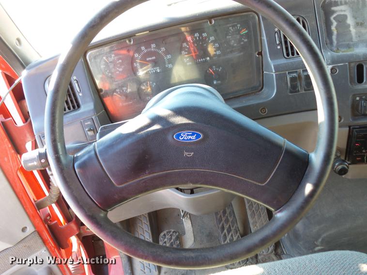 image for item DV9555 1998 Ford LT9513 Louisville 113 dump truck