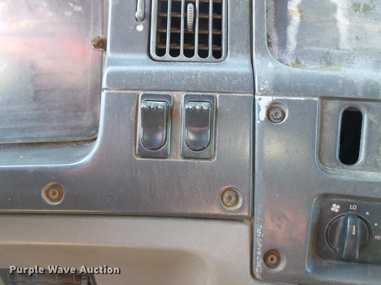 image for item DV9555 1998 Ford LT9513 Louisville 113 dump truck