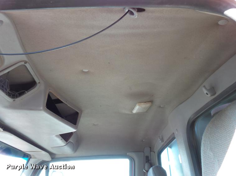 image for item DV9555 1998 Ford LT9513 Louisville 113 dump truck