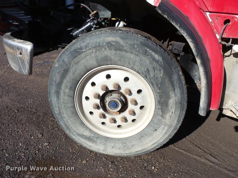 image for item DV9555 1998 Ford LT9513 Louisville 113 dump truck