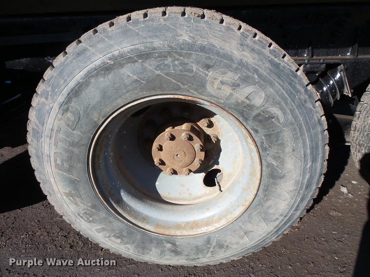 image for item DV9555 1998 Ford LT9513 Louisville 113 dump truck