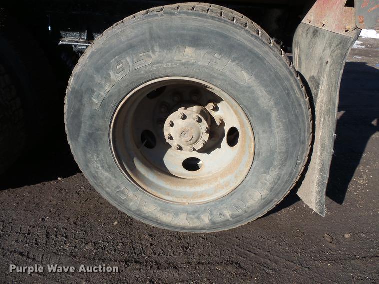 image for item DV9555 1998 Ford LT9513 Louisville 113 dump truck