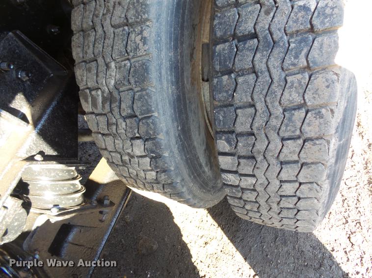 image for item DV9555 1998 Ford LT9513 Louisville 113 dump truck