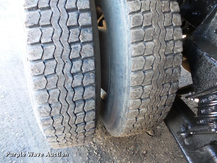 image for item DV9555 1998 Ford LT9513 Louisville 113 dump truck