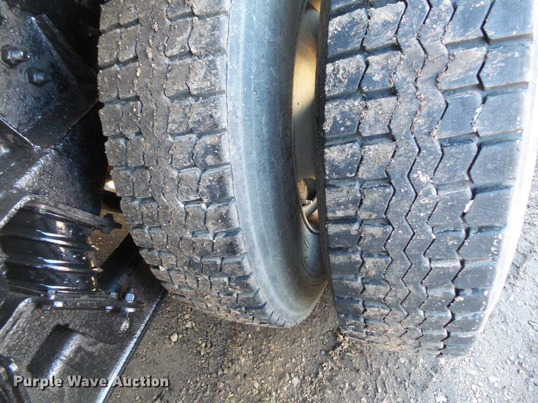 image for item DV9555 1998 Ford LT9513 Louisville 113 dump truck