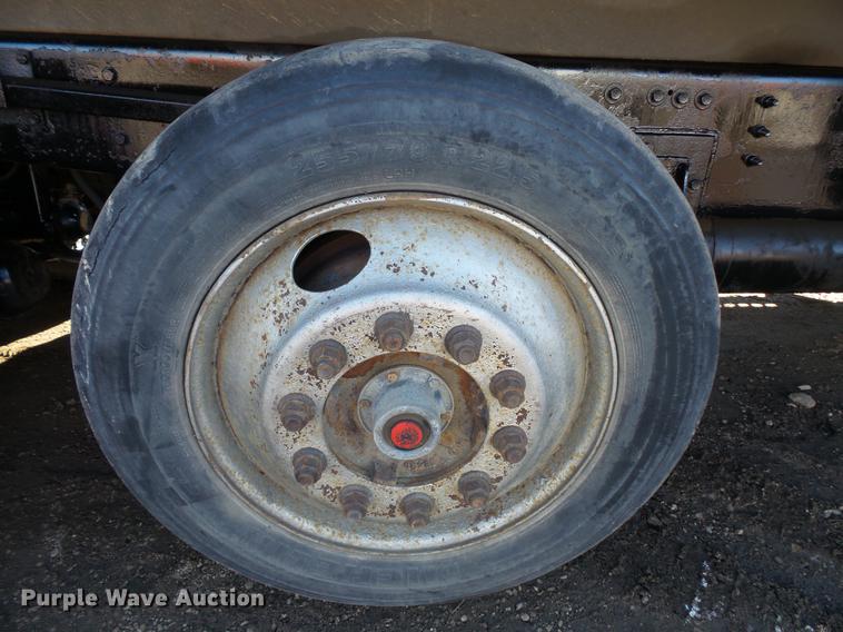 image for item DV9555 1998 Ford LT9513 Louisville 113 dump truck