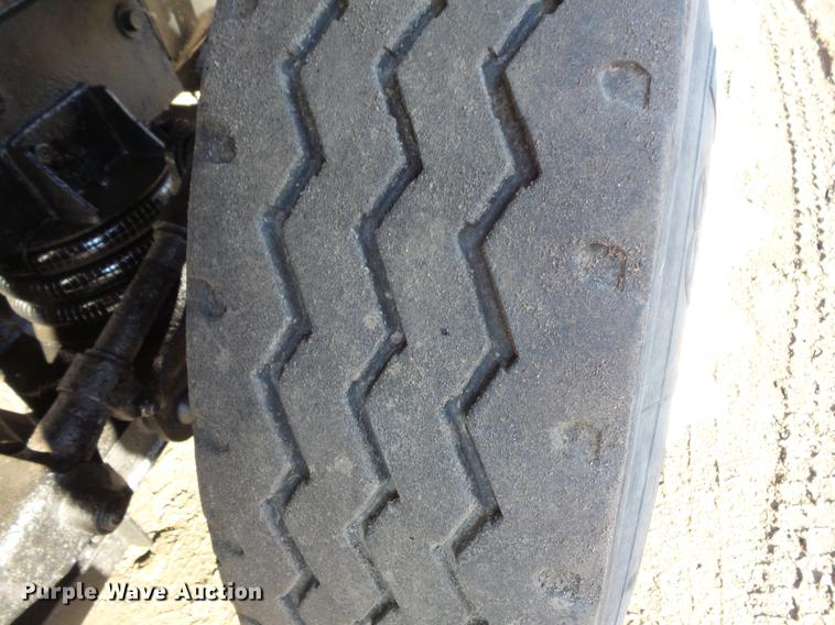 image for item DV9555 1998 Ford LT9513 Louisville 113 dump truck