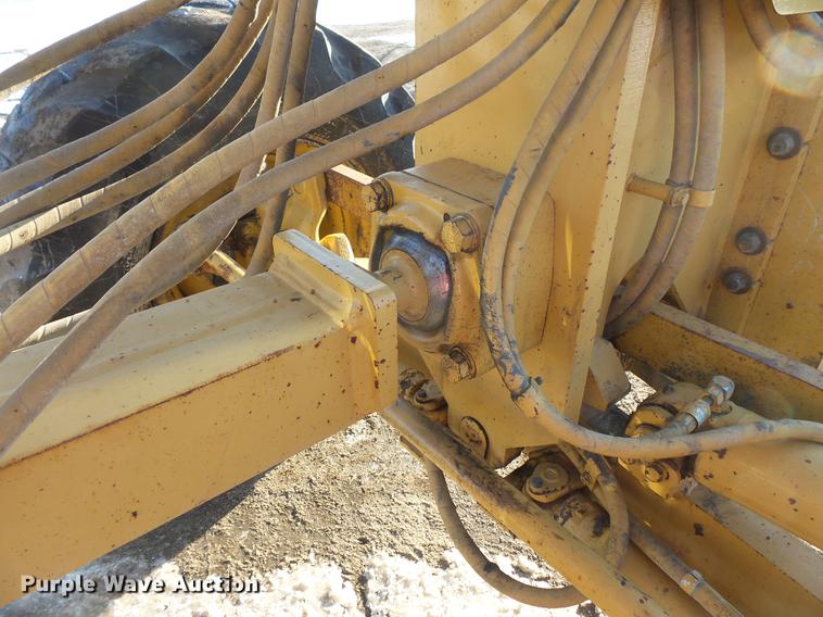 image for item DV9588 1997 Caterpillar 140H motor grader