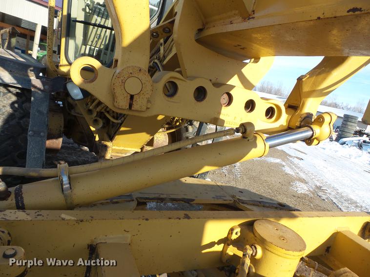 image for item DV9588 1997 Caterpillar 140H motor grader