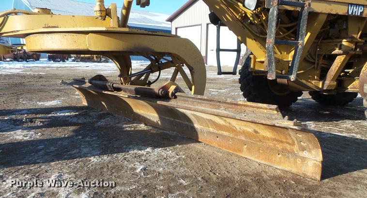 image for item DV9588 1997 Caterpillar 140H motor grader
