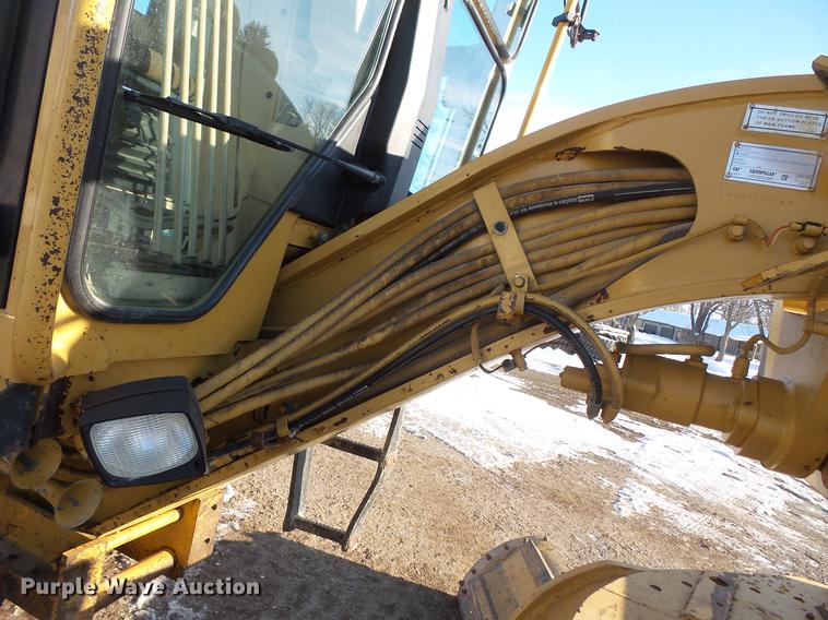 image for item DV9588 1997 Caterpillar 140H motor grader