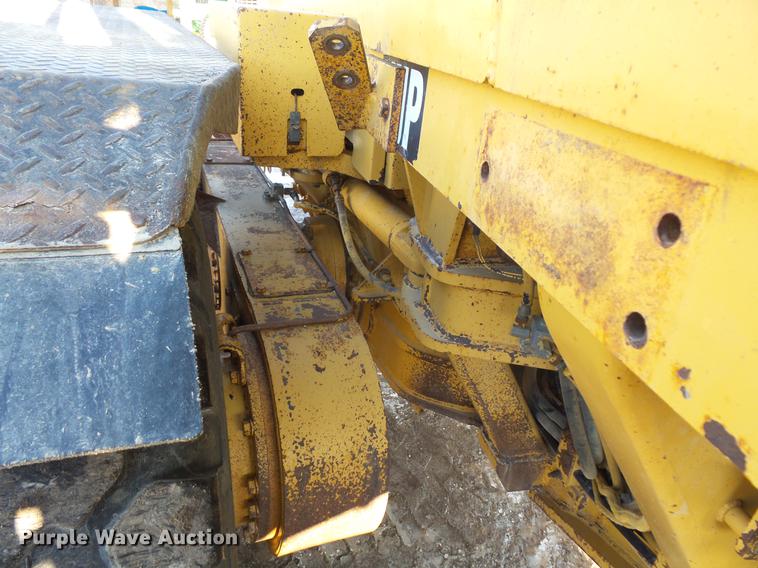 image for item DV9588 1997 Caterpillar 140H motor grader