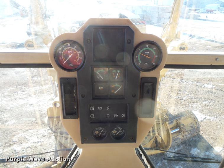 image for item DV9588 1997 Caterpillar 140H motor grader