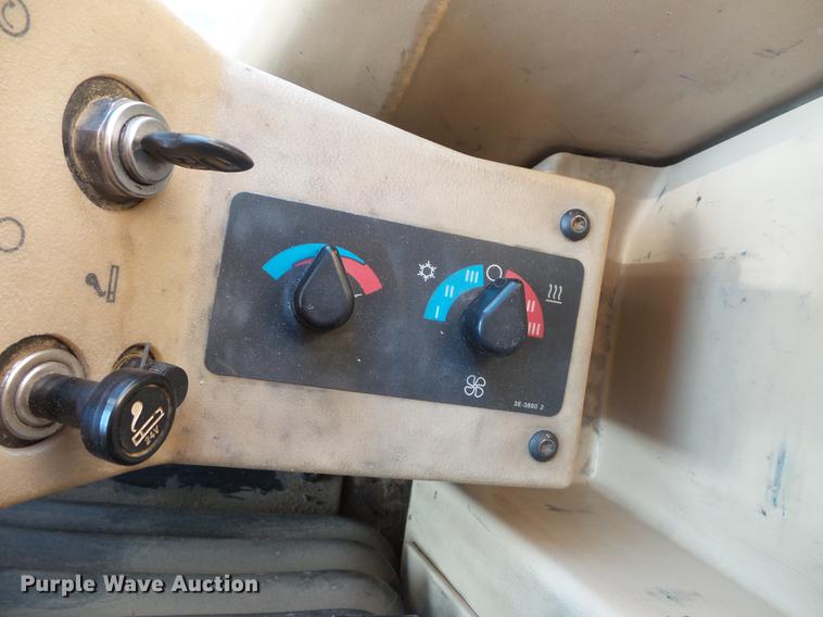 image for item DV9588 1997 Caterpillar 140H motor grader