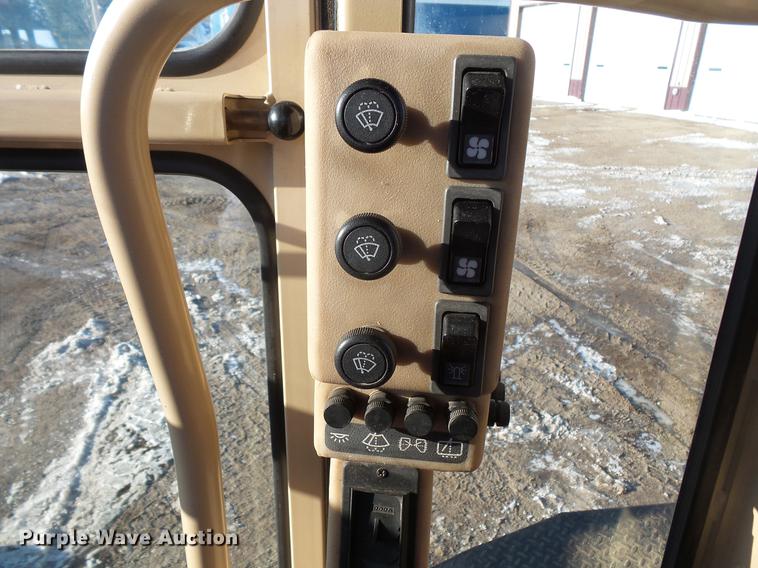 image for item DV9588 1997 Caterpillar 140H motor grader