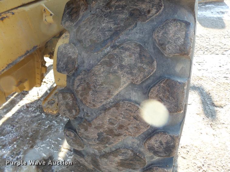 image for item DV9588 1997 Caterpillar 140H motor grader