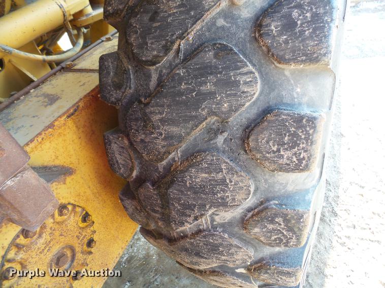 image for item DV9588 1997 Caterpillar 140H motor grader