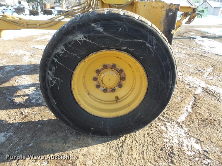 image for item DV9588 1997 Caterpillar 140H motor grader
