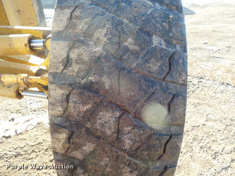 image for item DV9588 1997 Caterpillar 140H motor grader