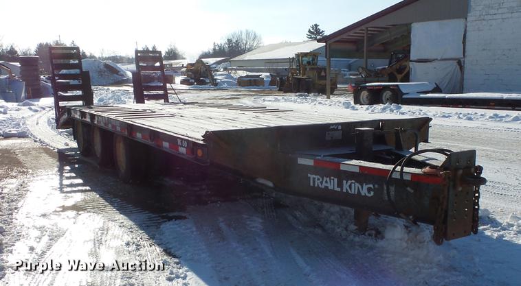 image for item DV9589 2002 Trail King TK50-2600 equipment trailer