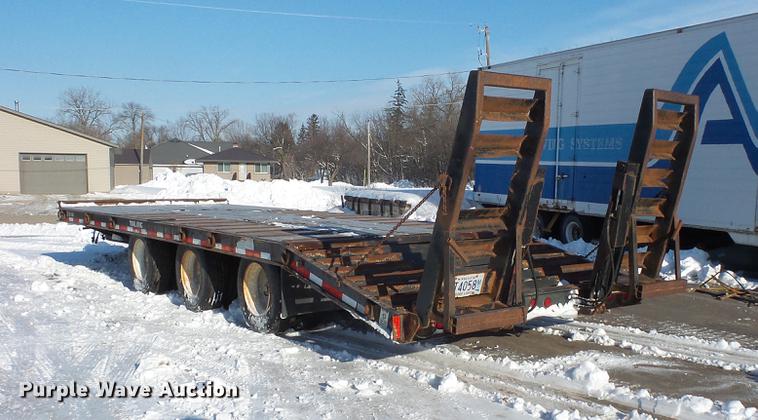 image for item DV9589 2002 Trail King TK50-2600 equipment trailer