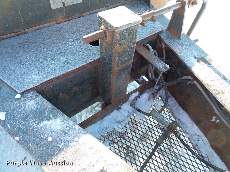 image for item DV9589 2002 Trail King TK50-2600 equipment trailer