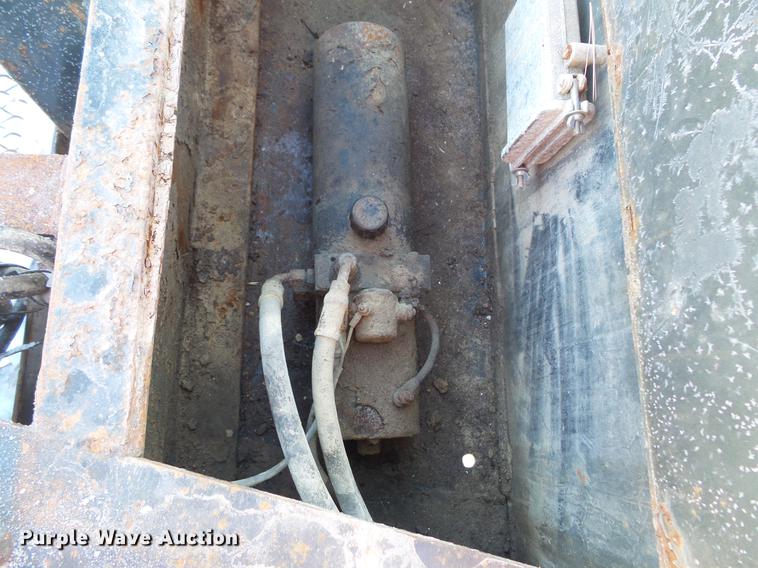 image for item DV9589 2002 Trail King TK50-2600 equipment trailer