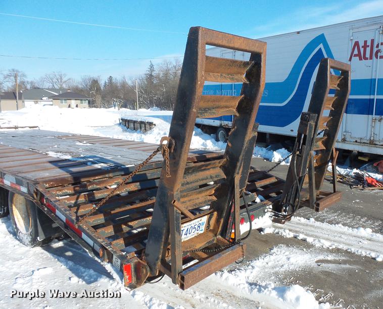image for item DV9589 2002 Trail King TK50-2600 equipment trailer