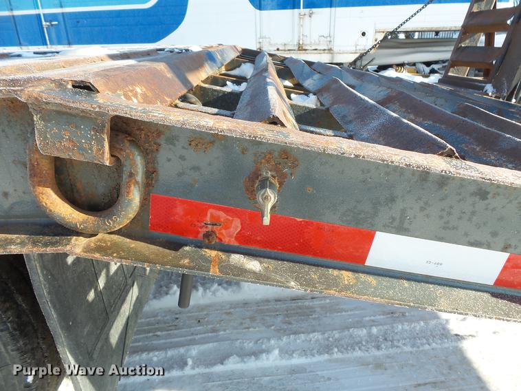 image for item DV9589 2002 Trail King TK50-2600 equipment trailer