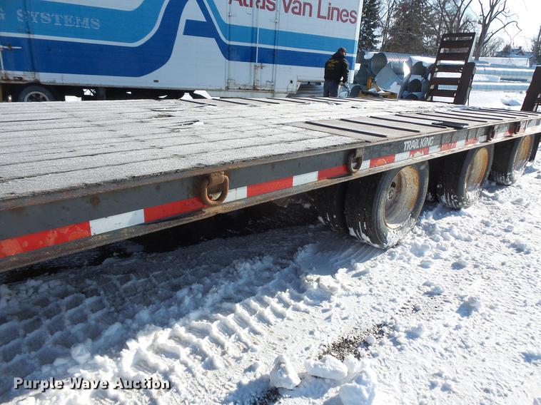 image for item DV9589 2002 Trail King TK50-2600 equipment trailer