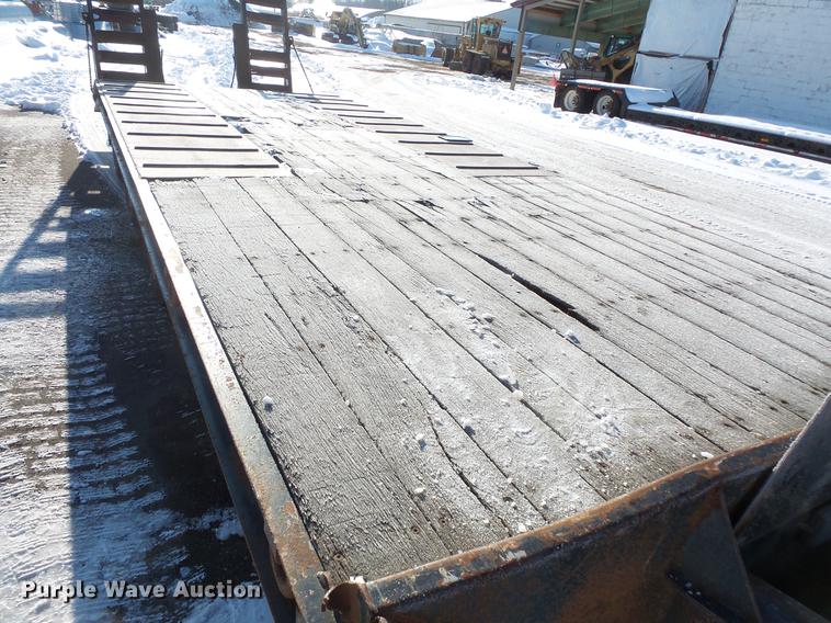 image for item DV9589 2002 Trail King TK50-2600 equipment trailer