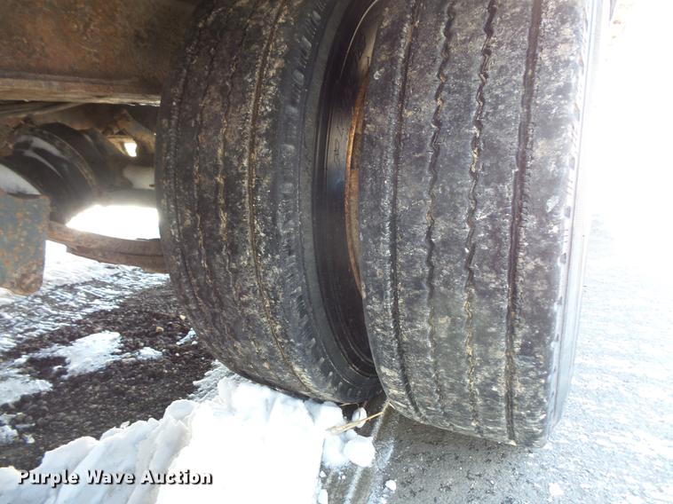 image for item DV9589 2002 Trail King TK50-2600 equipment trailer