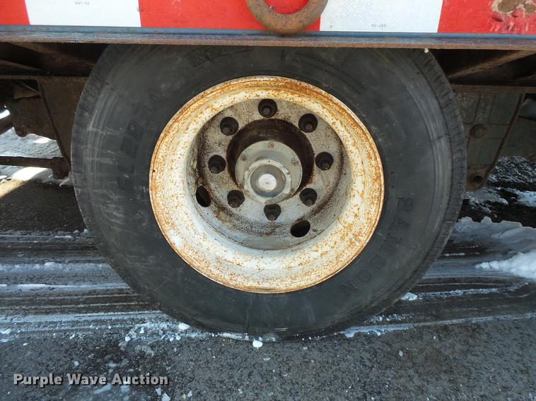 image for item DV9589 2002 Trail King TK50-2600 equipment trailer