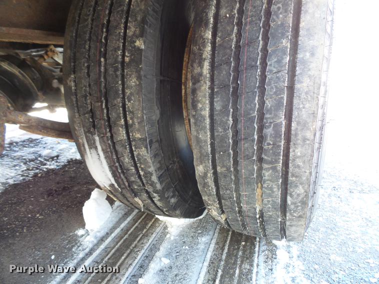 image for item DV9589 2002 Trail King TK50-2600 equipment trailer