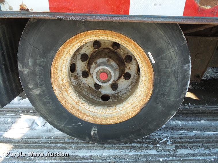 image for item DV9589 2002 Trail King TK50-2600 equipment trailer