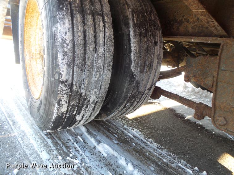 image for item DV9589 2002 Trail King TK50-2600 equipment trailer