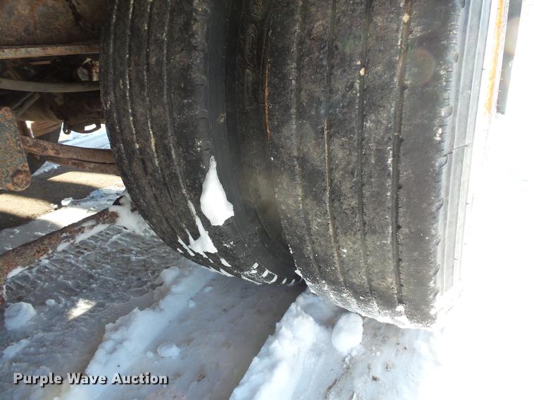 image for item DV9589 2002 Trail King TK50-2600 equipment trailer