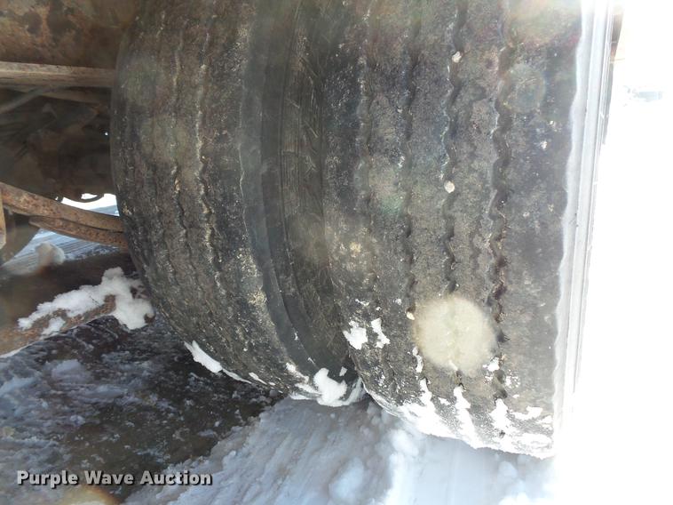 image for item DV9589 2002 Trail King TK50-2600 equipment trailer