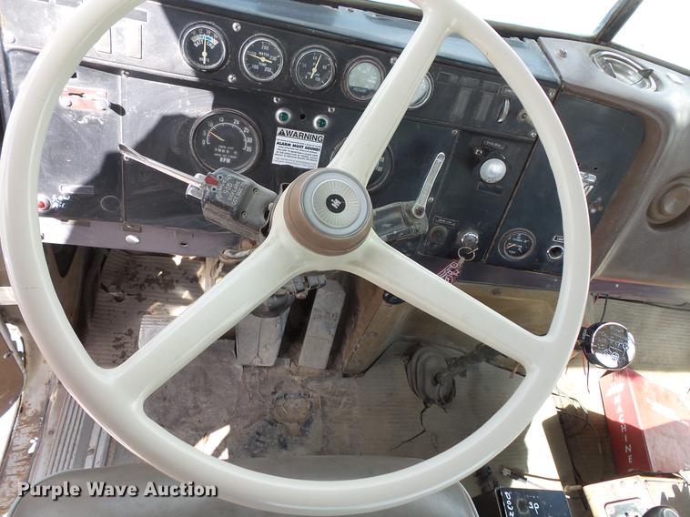 image for item DV9601 1978 International F5050 ready mix truck