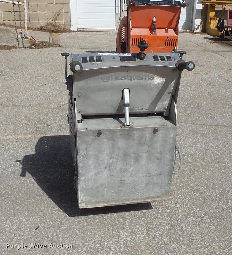 image for item DV9605 Husqvarna 2500 concrete saw