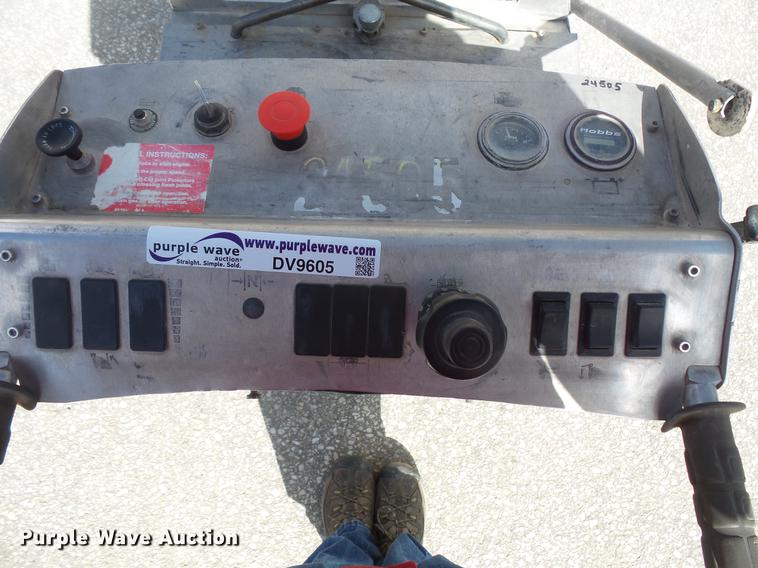 image for item DV9605 Husqvarna 2500 concrete saw