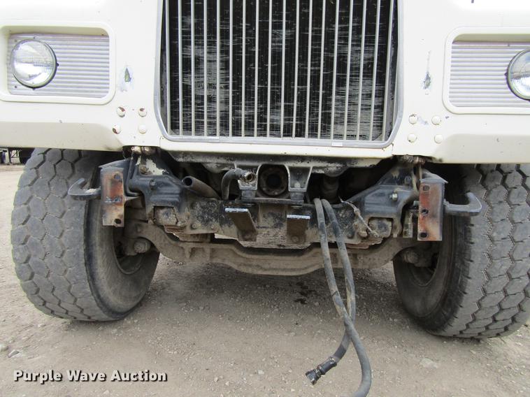 image for item DV9611 1984 Mack DM685S truck chassis