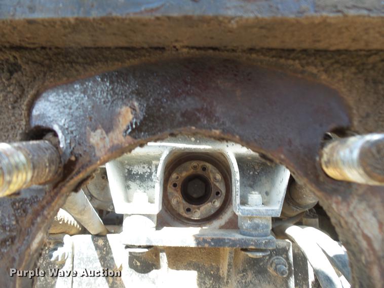 image for item DV9611 1984 Mack DM685S truck chassis