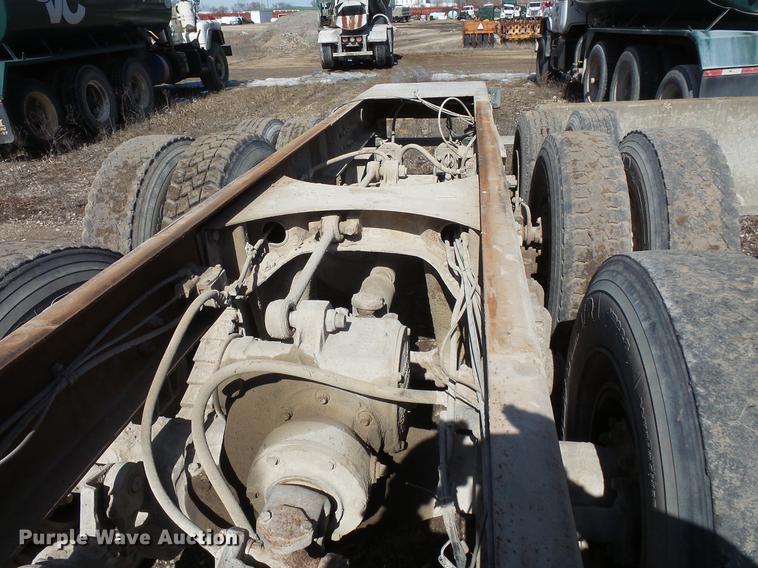 image for item DV9611 1984 Mack DM685S truck chassis