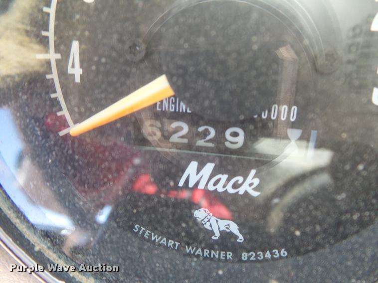 image for item DV9611 1984 Mack DM685S truck chassis