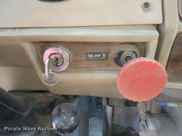 image for item DV9611 1984 Mack DM685S truck chassis