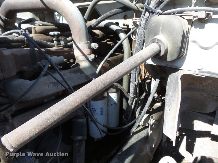 image for item DV9611 1984 Mack DM685S truck chassis